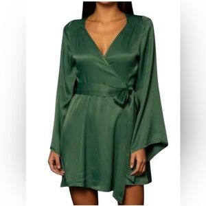 Small SHORE emerald Green Wrap Mini Dress NWT Bell sleeves sateen rayon viscose
